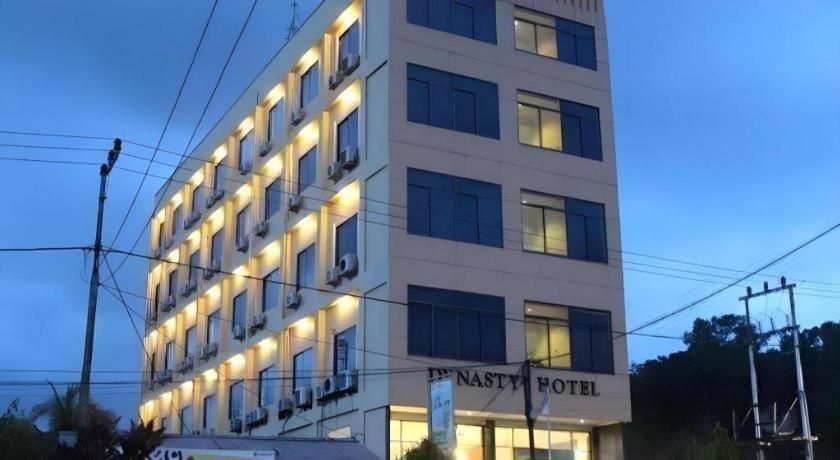 Hotel Dynasty Таракан Экстерьер фото