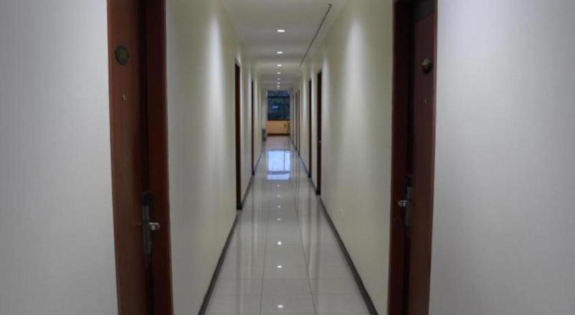 Hotel Dynasty Таракан Экстерьер фото