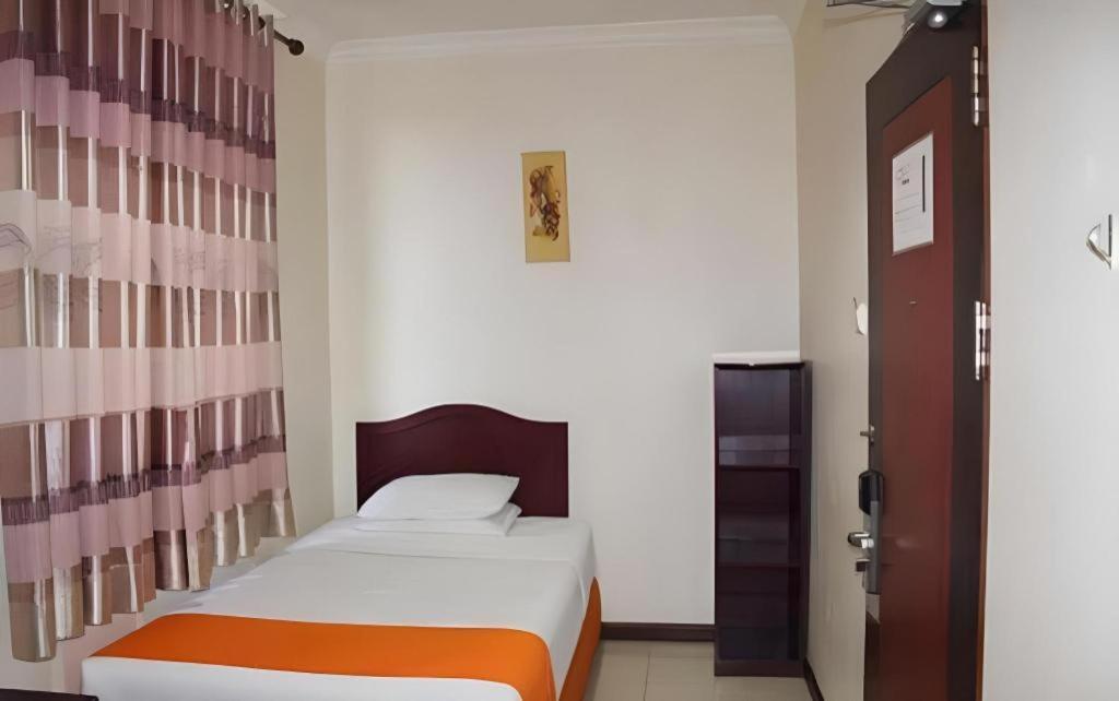 Hotel Dynasty Таракан Экстерьер фото